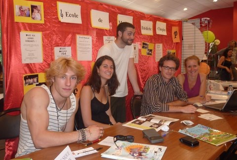 Les professeurs sur le stand de l'Ecole de Musique Frédéric Chopin